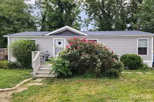 345 Hyatt St, Waynesville, NC 28786 - Photo 1
