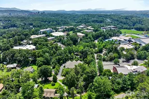 40 Hyannis Dr, Asheville, NC 28804 - Photo 3