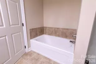 40 Hyannis Dr, Asheville, NC 28804 - Photo 17