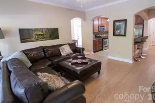 40 Hyannis Dr, Asheville, NC 28804 - Photo 5