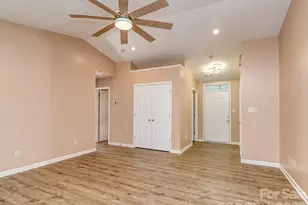 13050 Planters Row Dr, Charlotte, NC 28278 - Photo 7
