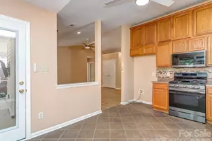 13050 Planters Row Dr, Charlotte, NC 28278 - Photo 11
