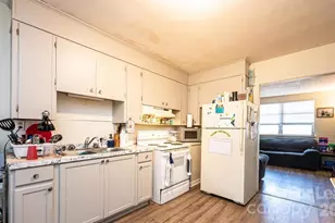 283 15th St SE, Hickory, NC 28602 - Photo 5