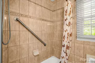 926 Toxaway Ct, Hendersonville, NC 28791 - Photo 11