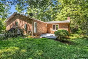926 Toxaway Ct, Hendersonville, NC 28791 - Photo 3