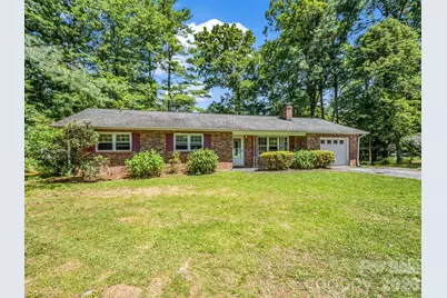 926 Toxaway Court, Hendersonville, NC 28791 - Photo 1