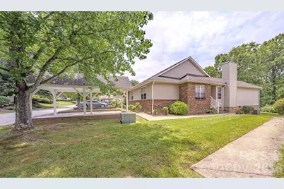 39 N Creekside Court, Hendersonville, NC 28791 - Photo 1