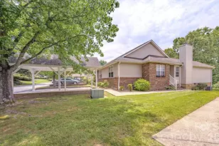 39 N Creekside Ct, Hendersonville, NC 28791 - Photo 1