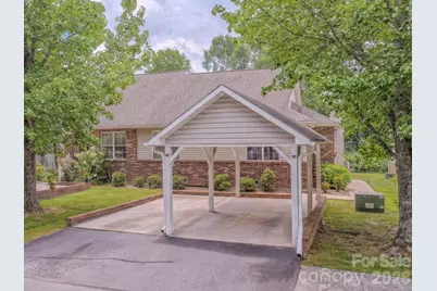 39 N Creekside Court, Hendersonville, NC 28791 - Photo 1