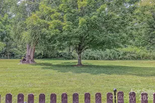 39 N Creekside Ct, Hendersonville, NC 28791 - Photo 25