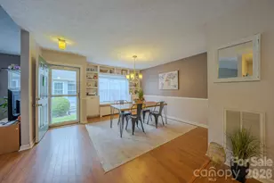 39 N Creekside Ct, Hendersonville, NC 28791 - Photo 7