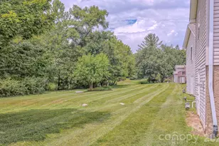 39 N Creekside Ct, Hendersonville, NC 28791 - Photo 29