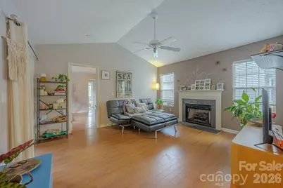 39 N Creekside Court, Hendersonville, NC 28791 - Photo 3