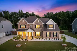 809 Brown Creek Dr, Matthews, NC 28104 - Photo 1
