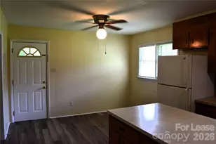 515 Kerr St, Statesville, NC 28677 - Photo 9