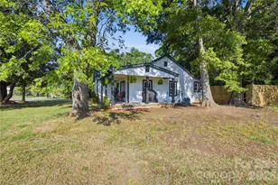 126 Phillips Dr, Forest City, NC 28043 - Photo 3