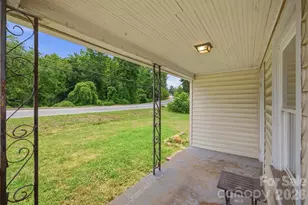 43 N Highland Ave, Granite Falls, NC 28630 - Photo 5