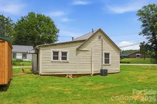 43 N Highland Ave, Granite Falls, NC 28630 - Photo 17