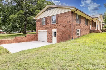 2209 Woodhurst Lane, Albemarle, NC 28001 - Photo 3