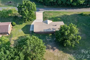2209 Woodhurst Ln, Albemarle, NC 28001 - Photo 7