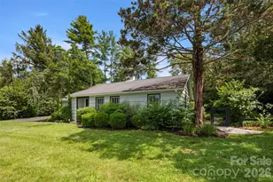 1212 Oakland St, Hendersonville, NC 28792 - Photo 3