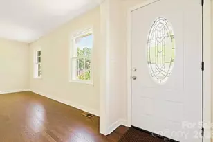 6315 Spring Garden Ln, Charlotte, NC 28213 - Photo 3