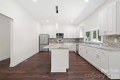 1820 N Hewitt Avenue, Newton, NC 28658 - Photo 5