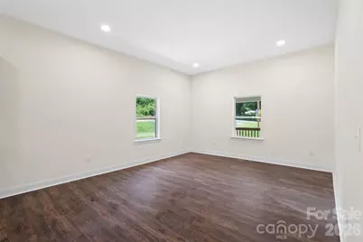 1820 N Hewitt Avenue, Newton, NC 28658 - Photo 7