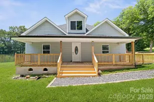 1820 N Hewitt Ave, Newton, NC 28658 - Photo 1