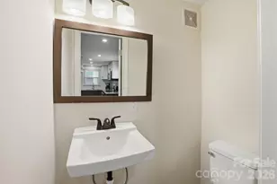 721 N Poplar St, Charlotte, NC 28202 - Photo 13