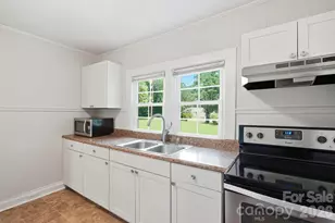 307 Clay St, Belmont, NC 28012 - Photo 11