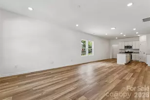 223 W 11th St, Salisbury, NC 28144 - Photo 5