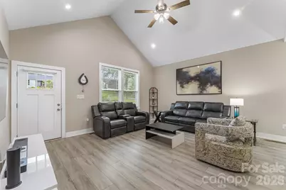 1640 Farmington Hills Drive, Conover, NC 28613 - Photo 5