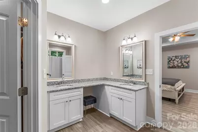 1640 Farmington Hills Drive, Conover, NC 28613 - Photo 17