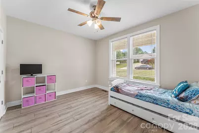 1640 Farmington Hills Drive, Conover, NC 28613 - Photo 23