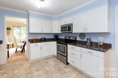 301 Crowfields Lane, Asheville, NC 28803 - Photo 7