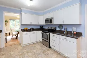 301 Crowfields Ln, Asheville, NC 28803 - Photo 7