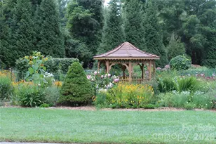 301 Crowfields Dr, Asheville, NC 28803 - Photo 27
