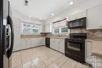 521 5th Street NW, Hickory, NC 28601 - Photo 17
