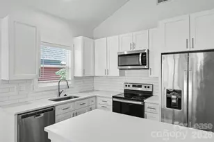 1220 Fairmont St, Charlotte, NC 28216 - Photo 3
