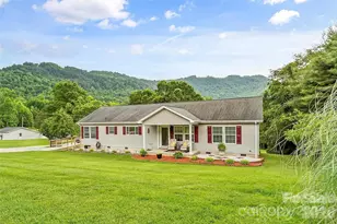 1162 Mountain Breeze Dr, Morganton, NC 28655 - Photo 1