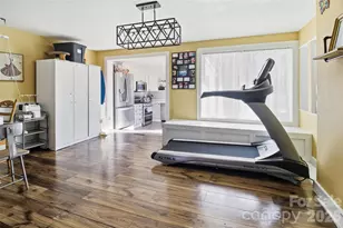 2410 Juniper Dr, Charlotte, NC 28269 - Photo 5