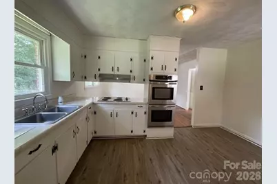 113 Lincoln Drive, Gaffney, SC 29341 - Photo 5