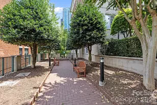 300 W 5th St, Charlotte, NC 28202 - Photo 27