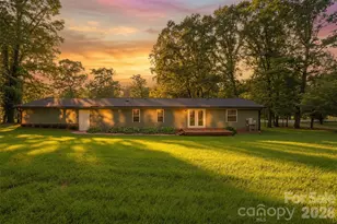446 Heritage Cir, Taylorsville, NC 28681 - Photo 3