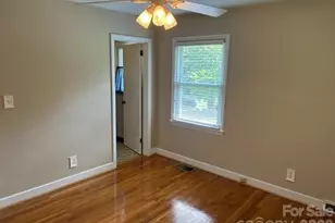1164 Leigh Cir, Charlotte, NC 28216 - Photo 15