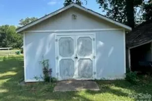 1164 Leigh Cir, Charlotte, NC 28216 - Photo 27