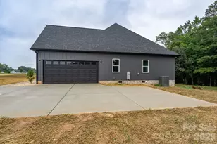 1007 Harrogate Dr, Bessemer City, NC 28016 - Photo 9