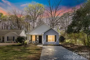 913 Tennyson Dr, Charlotte, NC 28208 - Photo 1