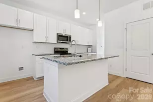 706 N 9th St, Bessemer City, NC 28016 - Photo 5